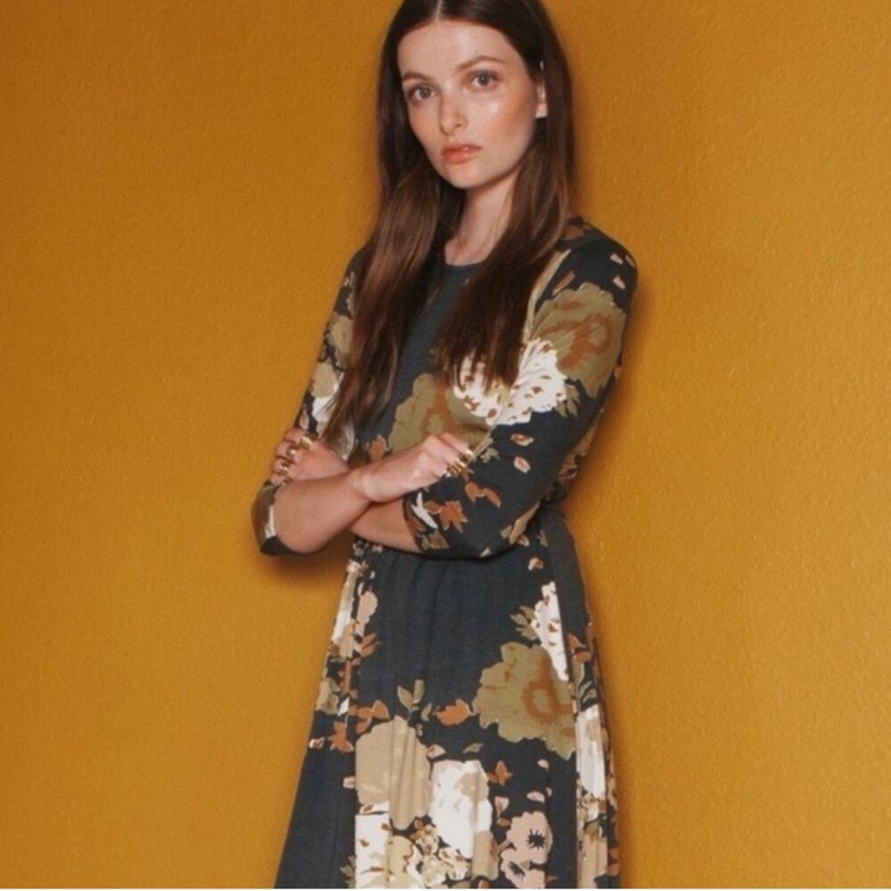Novella Royale Floral Knit Long Sleeve Mary Midi Dress in Grey Gardens XS Autumn - Picture 9 of 10